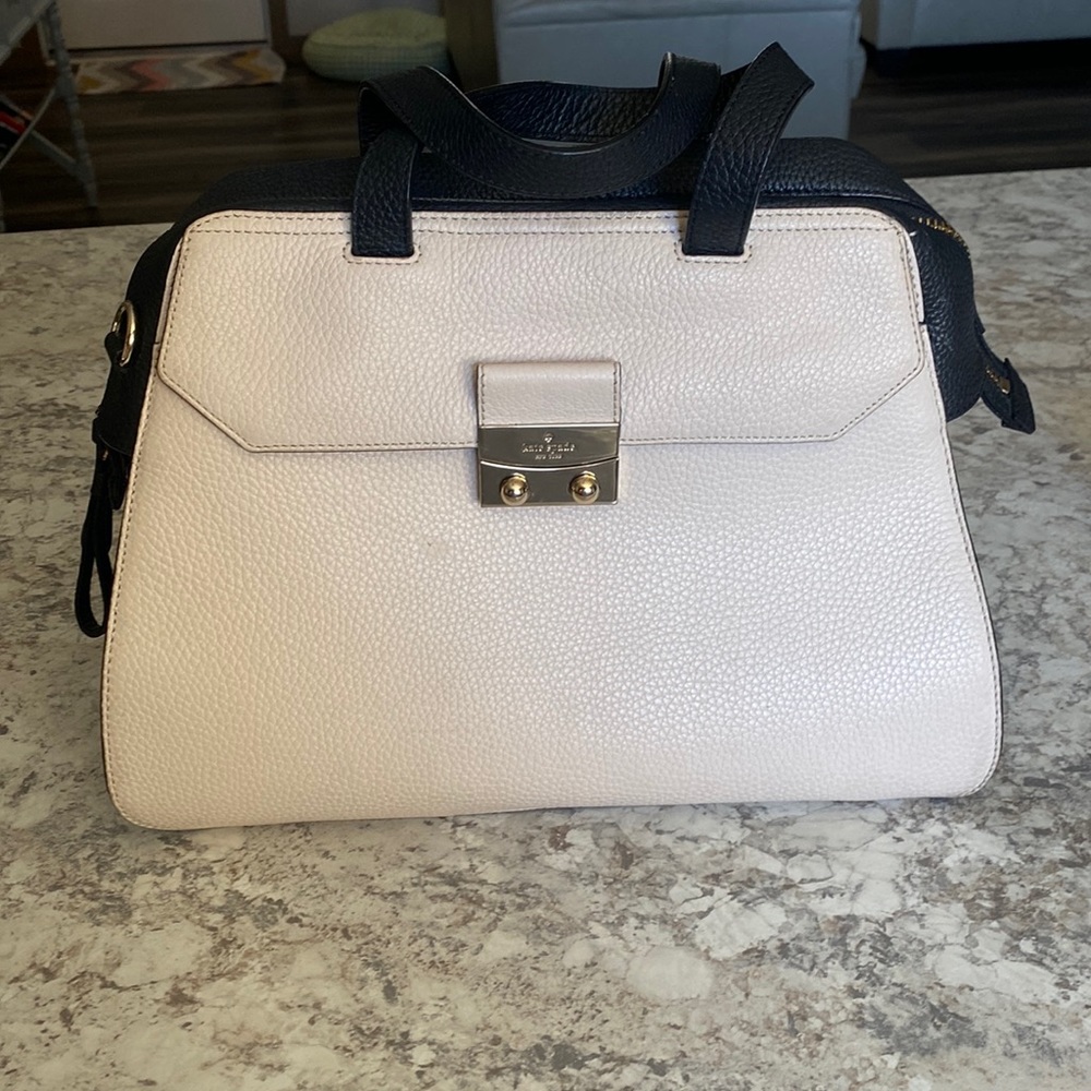 KATE SPADE - ALICE STREET LEATHER ADRIANA SATCHEL EUC